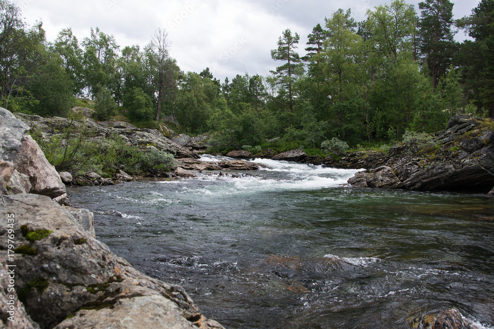 Fluss Rauma, Oppland, Norwegen Fluss Rauma, Oppland, Norwegen