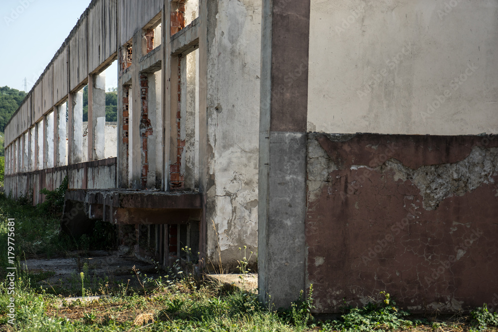 Zerstörte Häuser aus dem Bosnienkrieg Zerstörte Häuser aus dem Bosnienkrieg