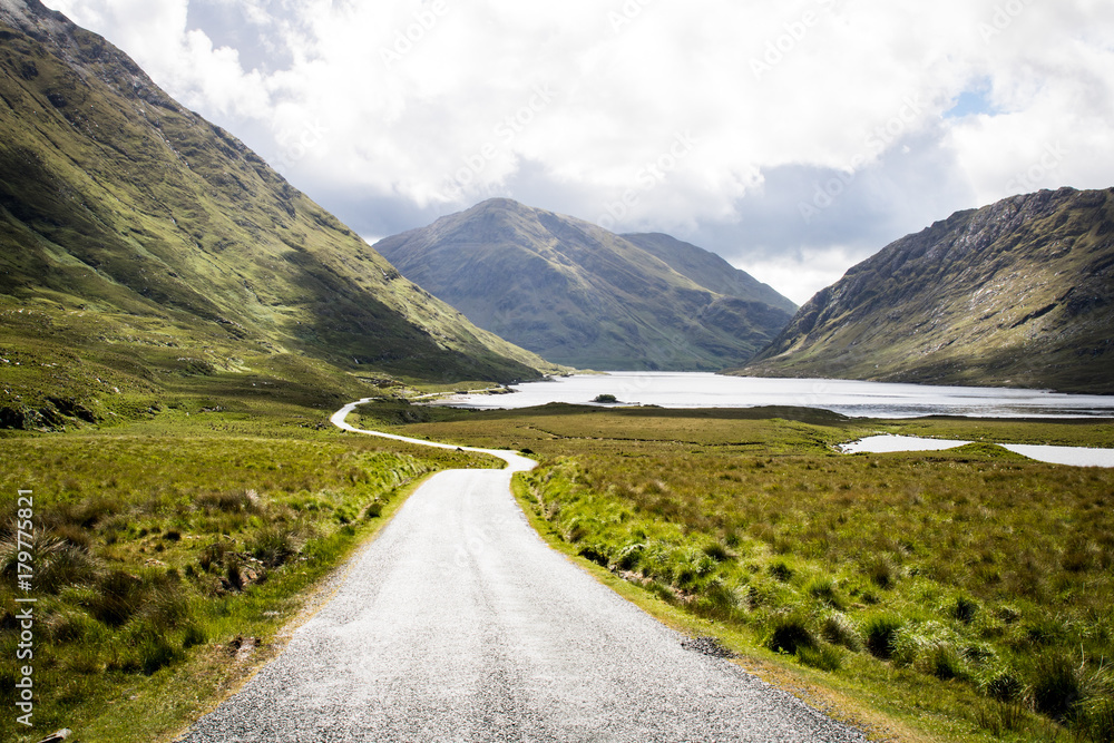 road in the irish moutains