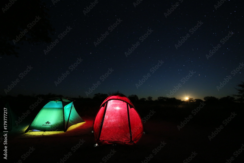 Campeggio notturno in Botswana