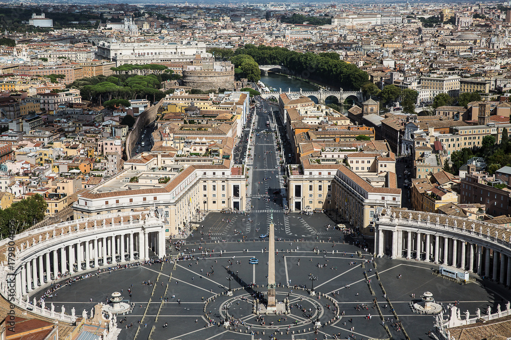 St. Peter's Square, Piazza San Pietro in Vatican City .