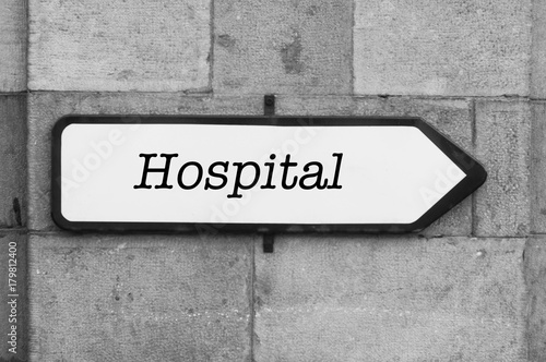 concept panneau d'indication - Hôpital (texte en anglais) 