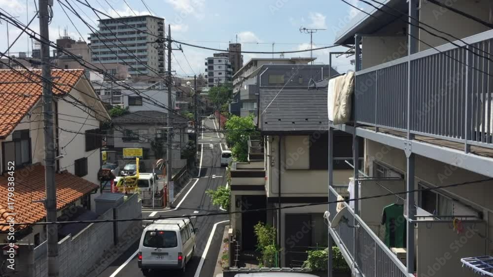 rue avec piéton quartier de nagano tokyo, japon rue avec piéton quartier de nagano tokyo, japon