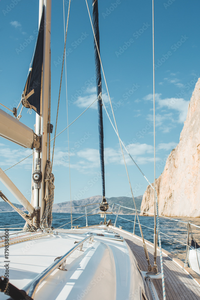 Fototapeta premium Yacht sailing in the tropical sea