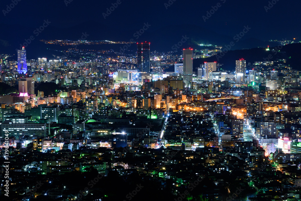 Obraz premium 広島の夜景 黄金山からの眺め