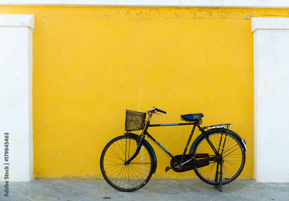 The forgotten bicycle, Pondicherry The forgotten bicycle, Pondicherry