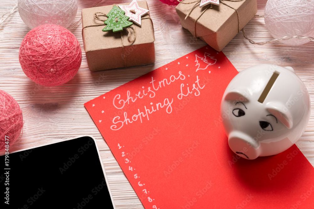 Φωτογραφία Unhappy Piggy bank and Christmas shopping bank