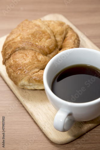Fototapeta Naklejka Na Ścianę i Meble -  Coffee and croissant