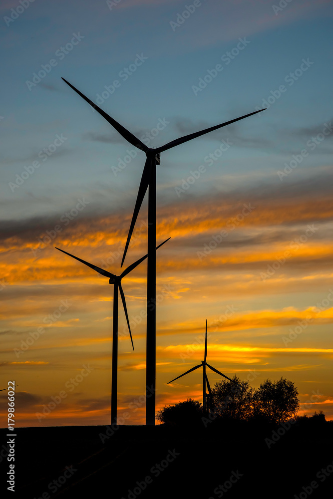 Windenergie im Sonnenuntergang Sachsen Windenergie im Sonnenuntergang Sachsen
