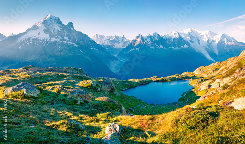 Fototapeta Naklejka Na Ścianę i Meble -  Colorful summer view of the Lac Blanc lake with Mont Blanc (Monte Bianco) on background