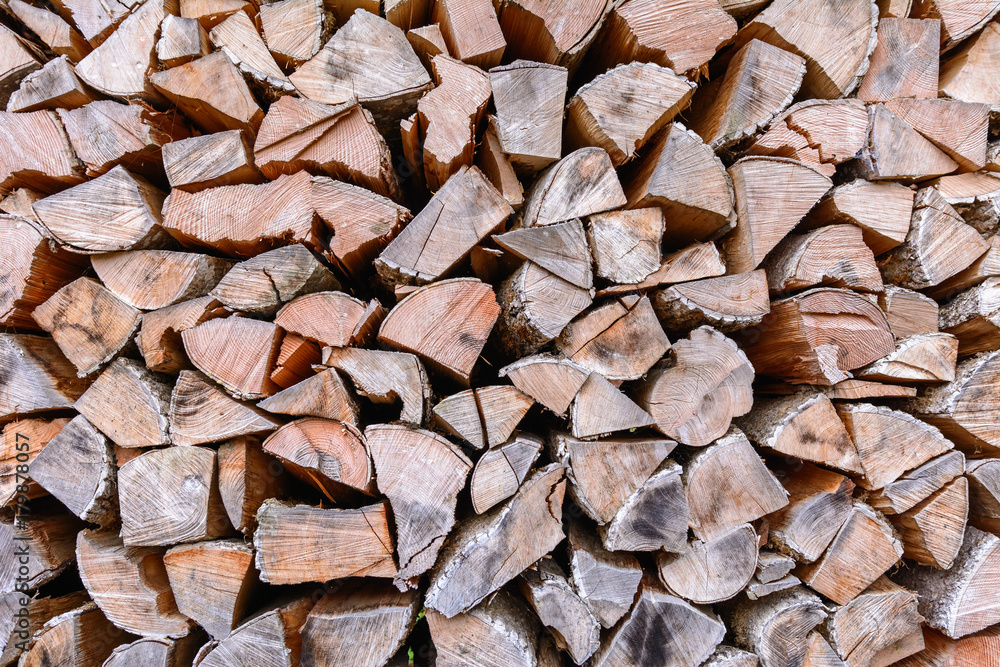 Holz auf dem Stapel - Brennholz geschnitten Holz auf dem Stapel - Brennholz geschnitten