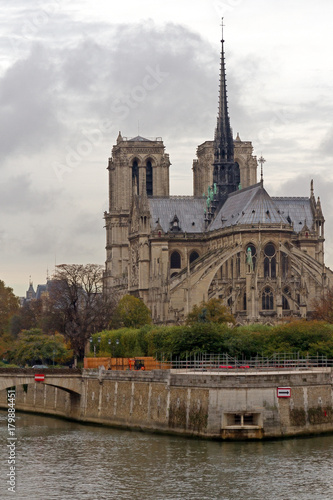 Notre Dame de Paris © igordabari