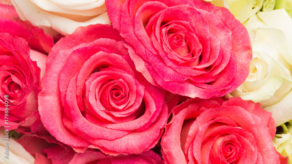 Fototapeta premium beautiful bouquet of bright roses