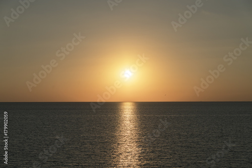 Sunset in the sea © Vigurskij