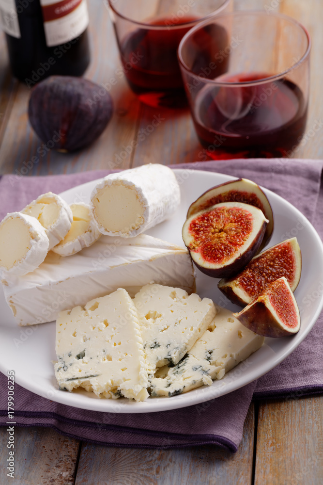 Cheeses and figs