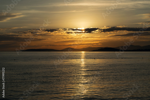 Fototapeta Naklejka Na Ścianę i Meble -  Zachód słońca nad Adriatykiem