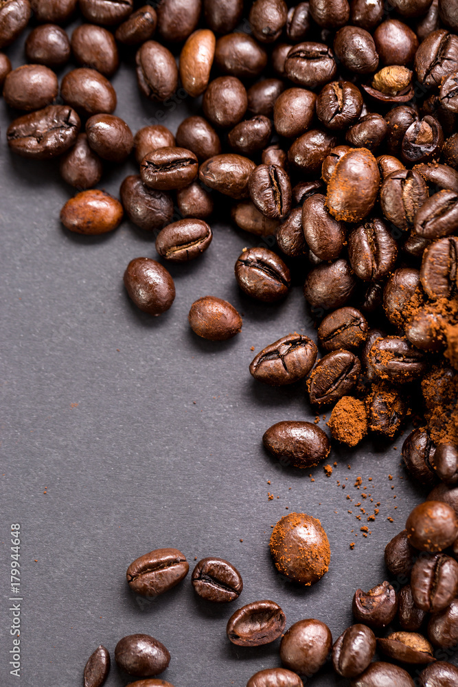 Fototapeta premium Top view on lying coffee beans.
