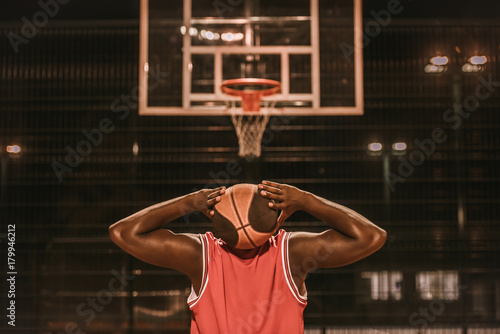 Afro American basketball player
