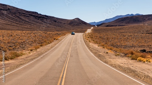 Einsame Straße in der Wüste
