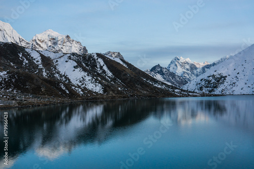 mountain lake © LIGHTFIELD STUDIOS