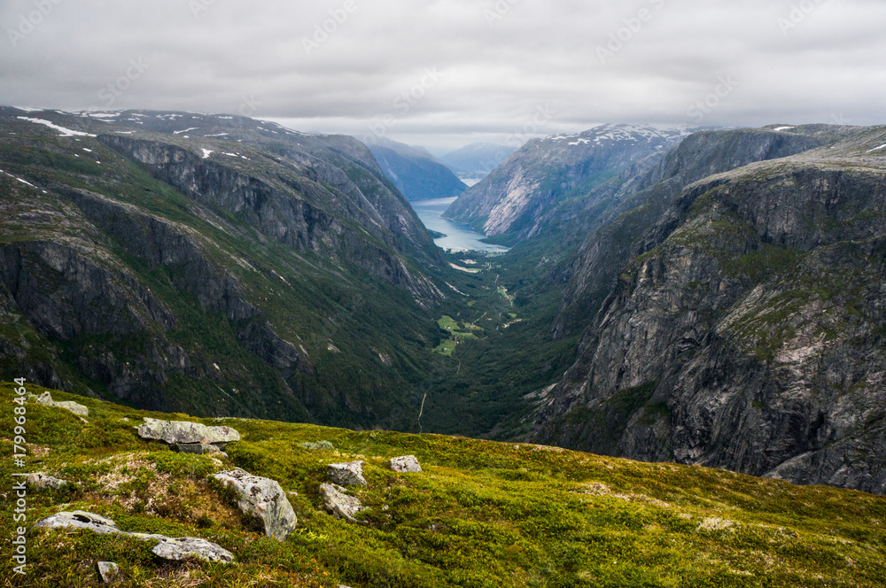 mountains and clouds scene