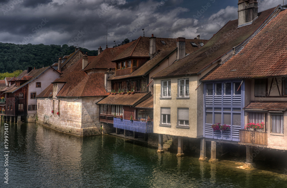 Maisons sur la Loue à Ornans, Doubs, France Maisons sur la Loue à Ornans, Doubs, France