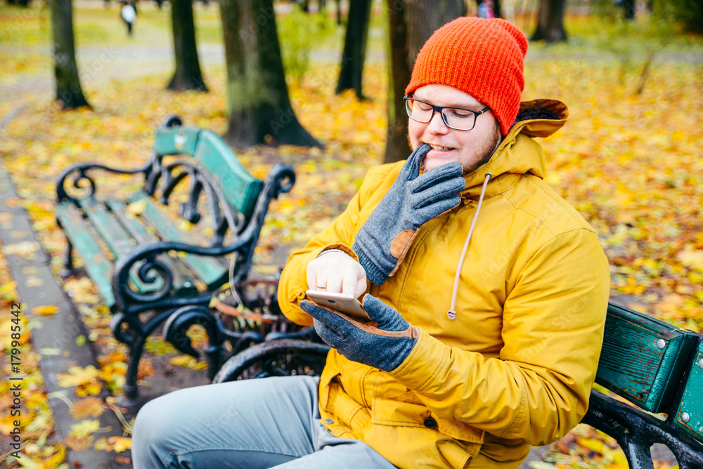 man can't use his phone in gloves man can't use his phone in gloves