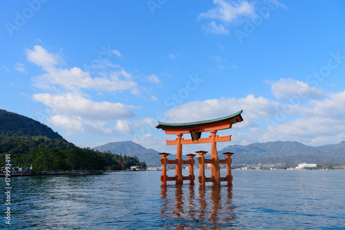 広島　厳島神社の大鳥居