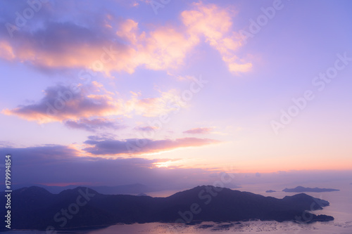 広島 夜明け頃の厳島 経小屋山からの眺め