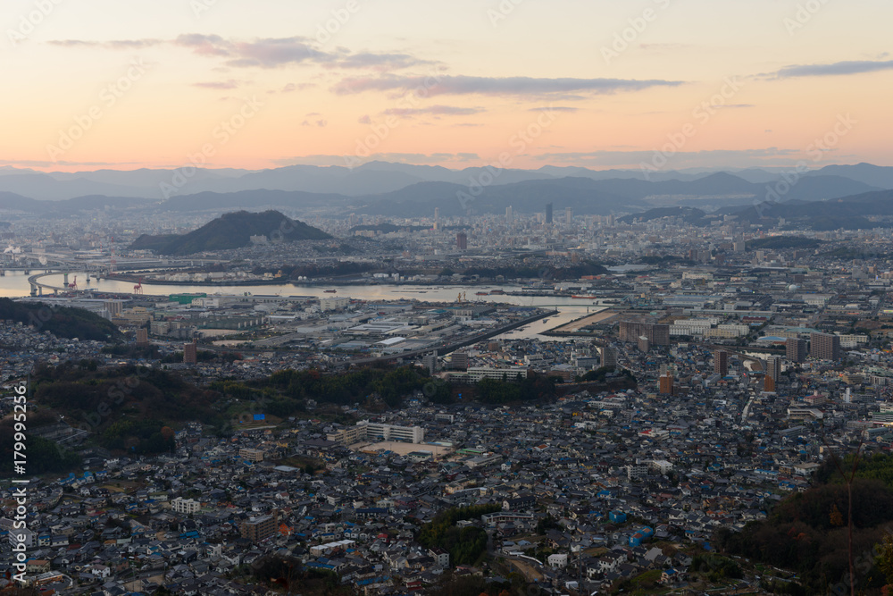 広島の夕暮れ　愛宕神社からの風景