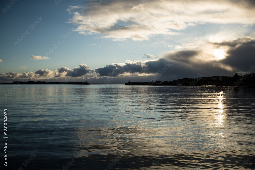 Fototapeta premium Peaceful harbour on Lofoten