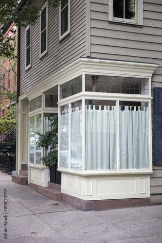 Traditional New York buildi...
