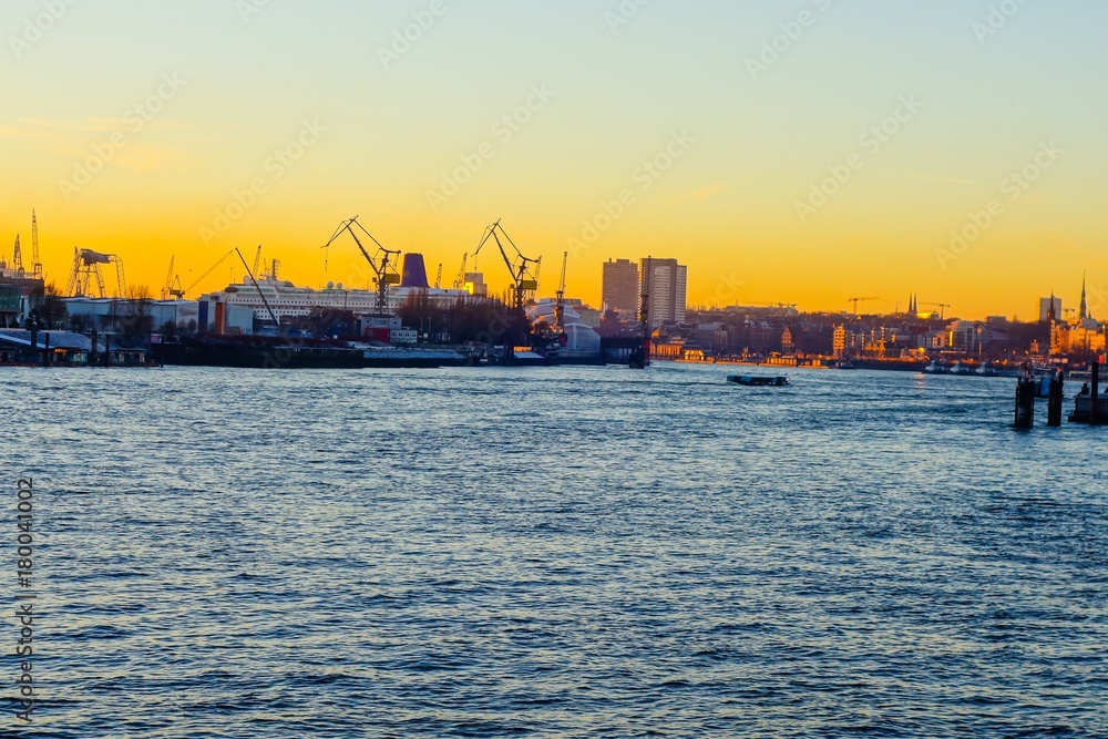 Sonnenuntergang Hamburger Hafen
