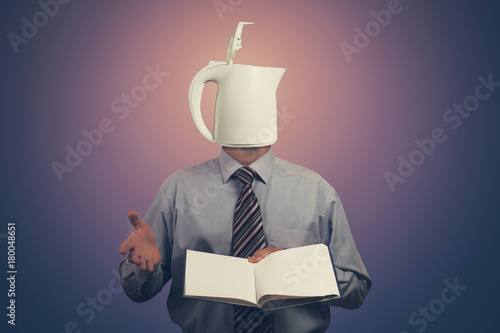 Φωτογραφία A man who has a  kettle instead of a head. Concept. Comic