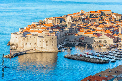 Obraz na plátně Dubrovnik cityscape aerial marina