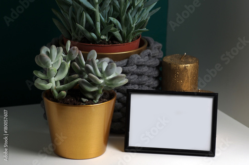 Mockup, rośliny, świeca, ramka
