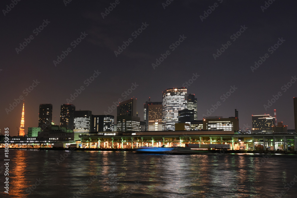 日本の東京都市風景・夜景「墨田川の情景」（築地や東新橋方面などを望む）