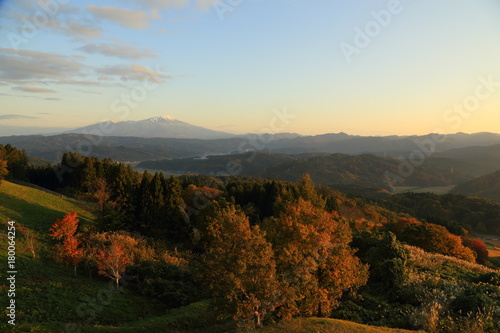 晩秋の眺望　眺海の森から鳥海山を望む　A view of late autumn from Chokainomori / Sakata, Yamagata, Japan photo