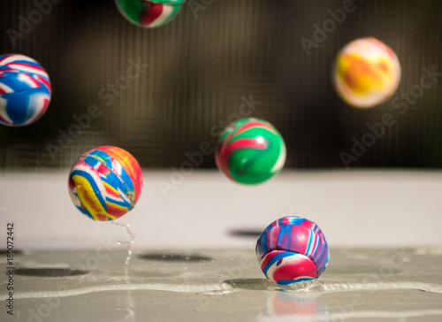 Foto Bunch Of Balls II
