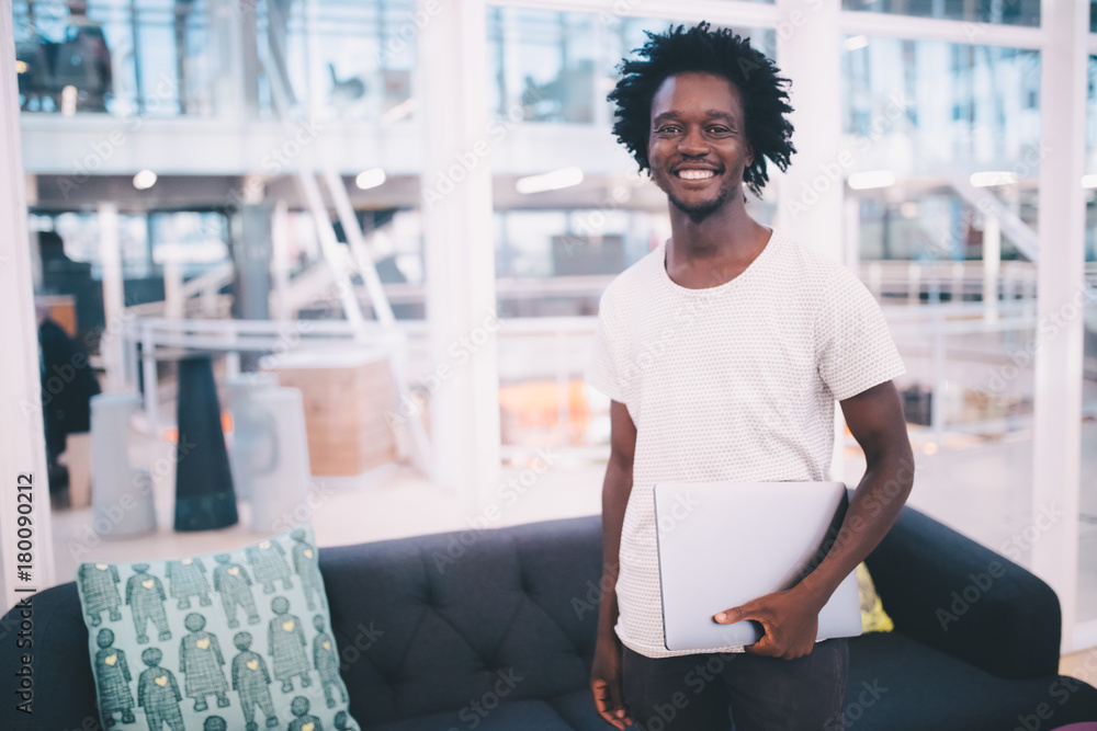 © Criene Images - Portrait of afro american adult in the office