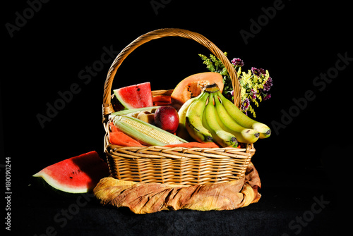 Saludable Cesta de Frutas y Maiz