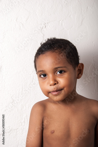 Retrato Adorable Niño Latino