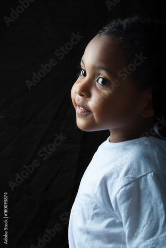 Retrato Adorable Niño Latino