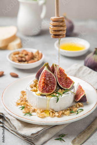 camembert cheese with fresh figs, walnuts and honey