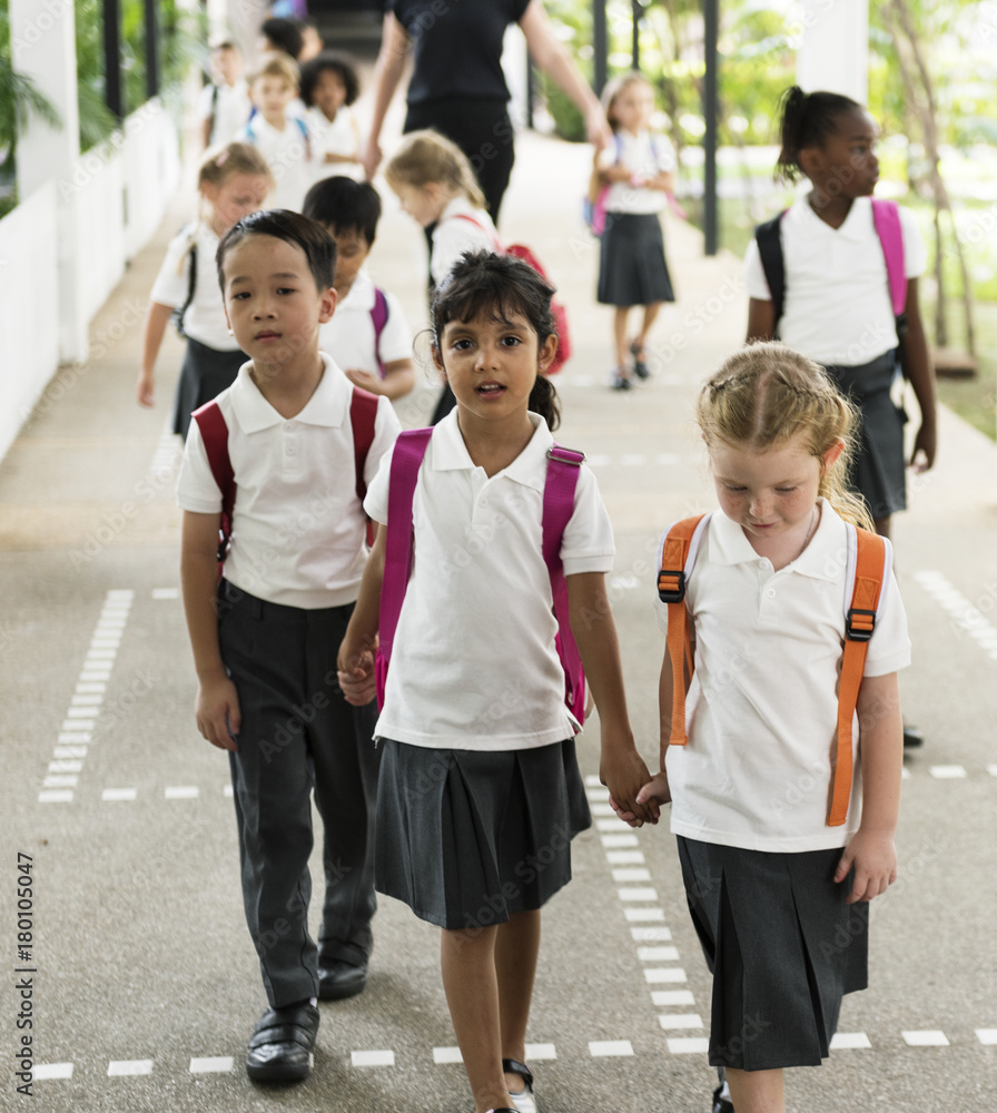 Obraz premium Happy kids at elementary school