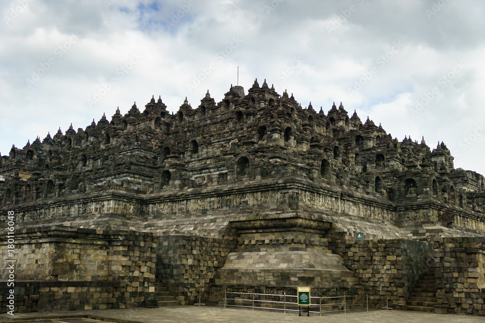 Fototapeta premium Borobudur temple view, Yogyakarta, Jawa, Indonesia.