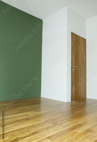 Fototapeta Naklejka Na Ścianę i Meble -  Empty room with wooden door