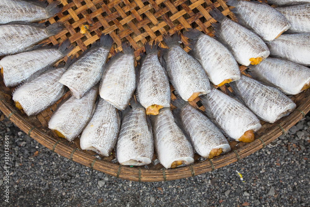 Drying snakeskin gourami fishes