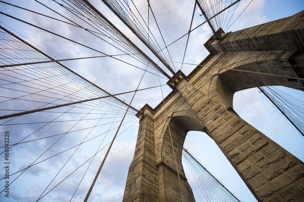 Obraz premium Most Brookliński w Nowym Jorku zamyka detal architektoniczny