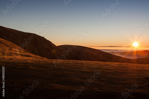 Sonnenaufgang in den Bergen